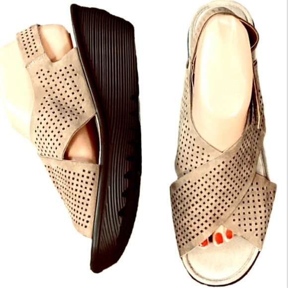 Skechers Slingback Wedge Sandal Suede Perforated Cross Strap Sz 9 Beige 263E - Picture 1 of 6
